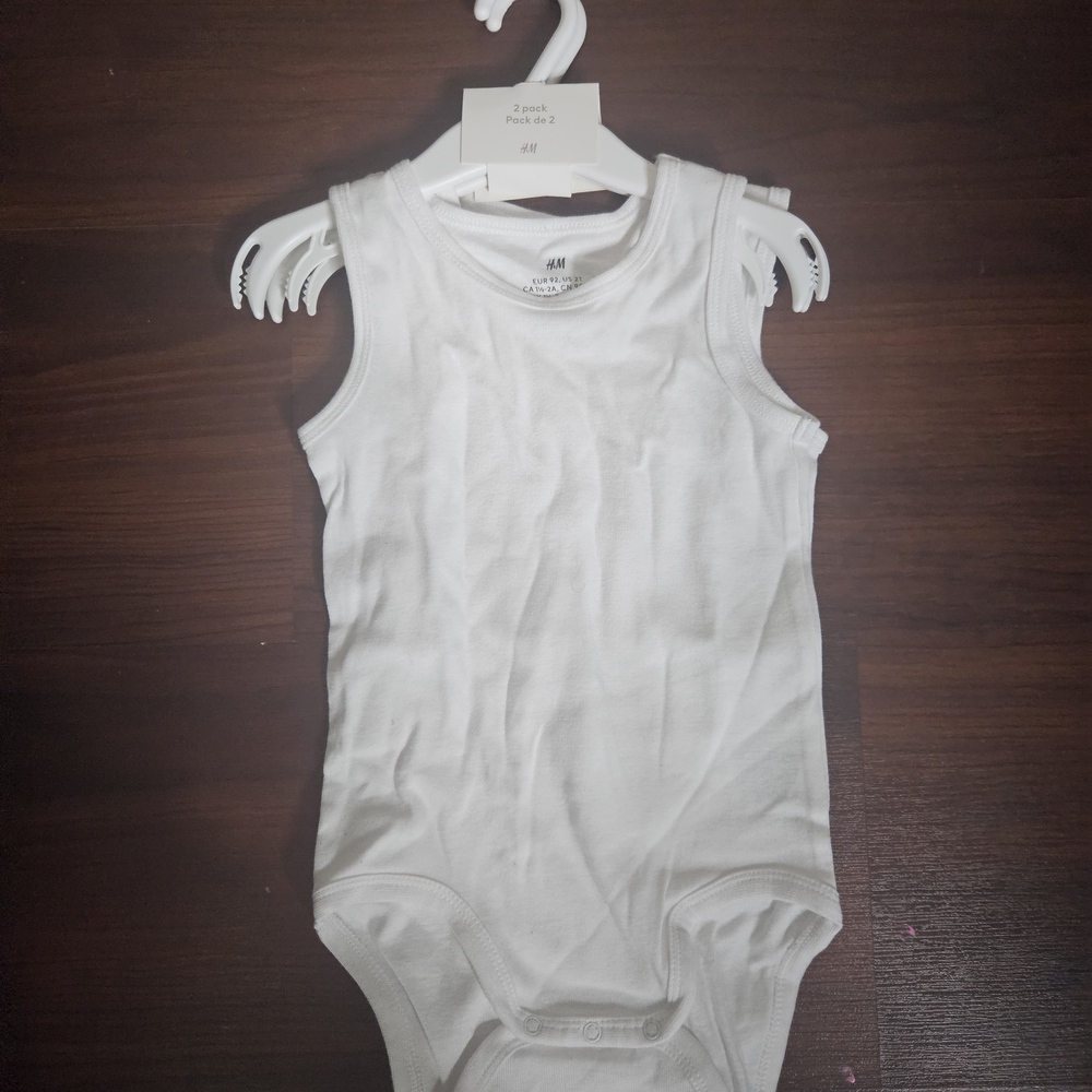 Baby Toddler bundle 5 pices size 18 months -2T onesies and vest - Picture 6 of 7